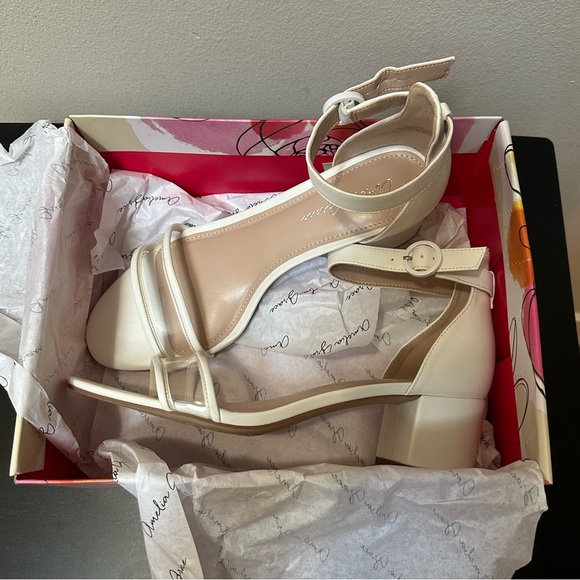 Amelia Grace White Heels - Picture 4 of 5